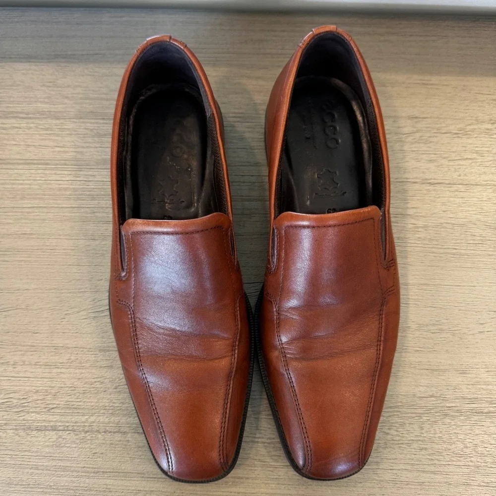 ECCO Helsinki Men 9‎ M Cognac Brown Leather Slip On Loafers Square Apron Toe